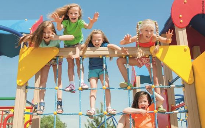spielende Kinder